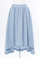 QUELLモデルのスカート。