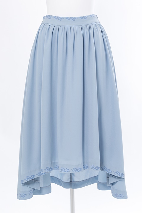 QUELLモデルのスカート。