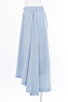 QUELLモデルのスカート。