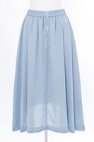 QUELLモデルのスカート。