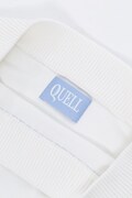 QUELLモデルのニット。