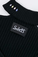 SolidSモデルのニット。