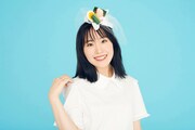 オープニングテー「FEELING AROUND」を歌う鈴木みのり。同曲を収録したCDは2018年1月24日に発売予定。