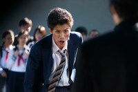 根岸拓哉扮する枝野剛。