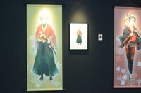 「煉獄に笑う ～舞台×原作～展」の様子。