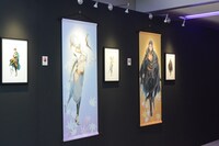 「煉獄に笑う ～舞台×原作～展」の様子。