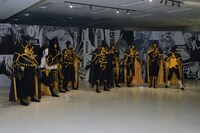 「煉獄に笑う ～舞台×原作～展」の様子。