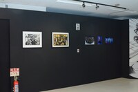 「煉獄に笑う ～舞台×原作～展」の様子。