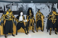 「煉獄に笑う ～舞台×原作～展」の様子。