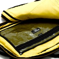 バンシィモデルの3WAYブリーフケース。