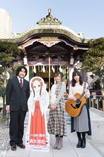 左から赤城博昭監督、高橋李依、大原ゆい子。