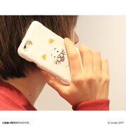 「KEORA KEORA×ネコノヒー ファーiPhoneケース」の使用イメージ。