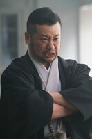 大嵐寿三郎に扮装したケンドーコバヤシ。