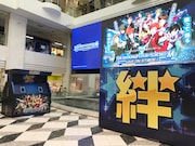 奥から「絆メッセージ」生成ブース、フォトブース。