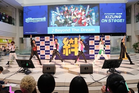 ライブコーナーの様子。