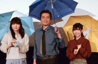 左から橘あきら役の渡部紗弓、近藤正己役の平田広明、喜屋武はるか役の宮島えみ。