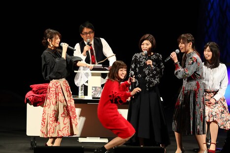 「アクションインディアンポーカー」の様子。