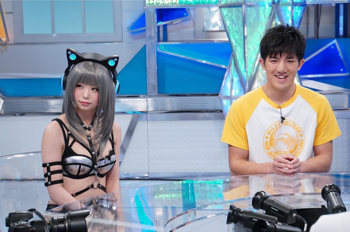 「ナカイの窓」のワンシーン。左から五木あきら、井上浩樹。(c)日本テレビ