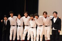 映画「ちょっとまて野球部！」完成披露イベントの様子。左から友池さん、柳喬之、塩野瑛久、山本涼介、須賀健太、小関裕太、荒井敦史、宝来忠昭監督。