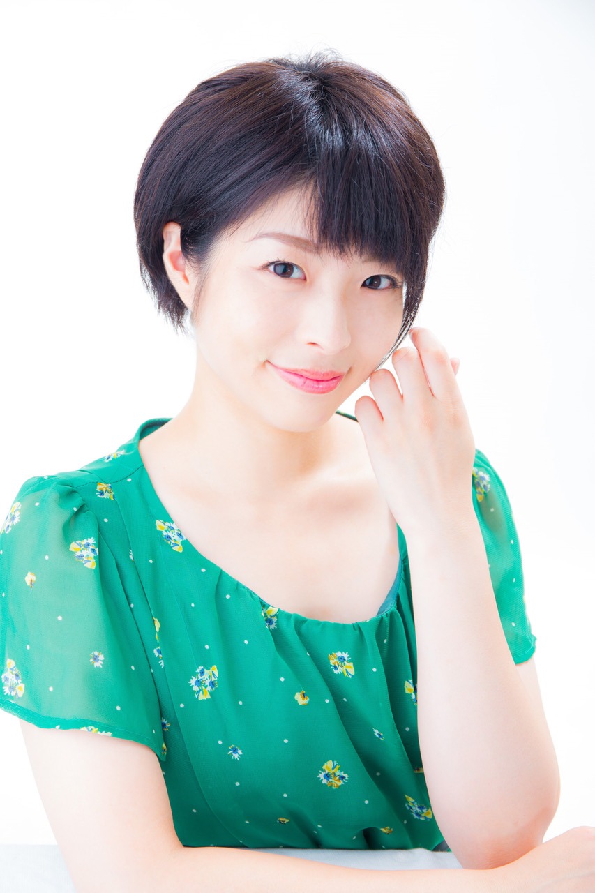 明石タイガ役の泊明日菜。