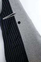 カミナモデルのコート