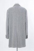 カミナモデルのコート