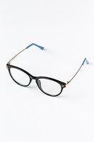 カミナモデルのメガネ