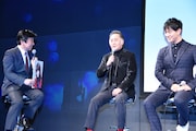 左から笹井信輔アナウンサー、北大路欣也、工藤阿須加。