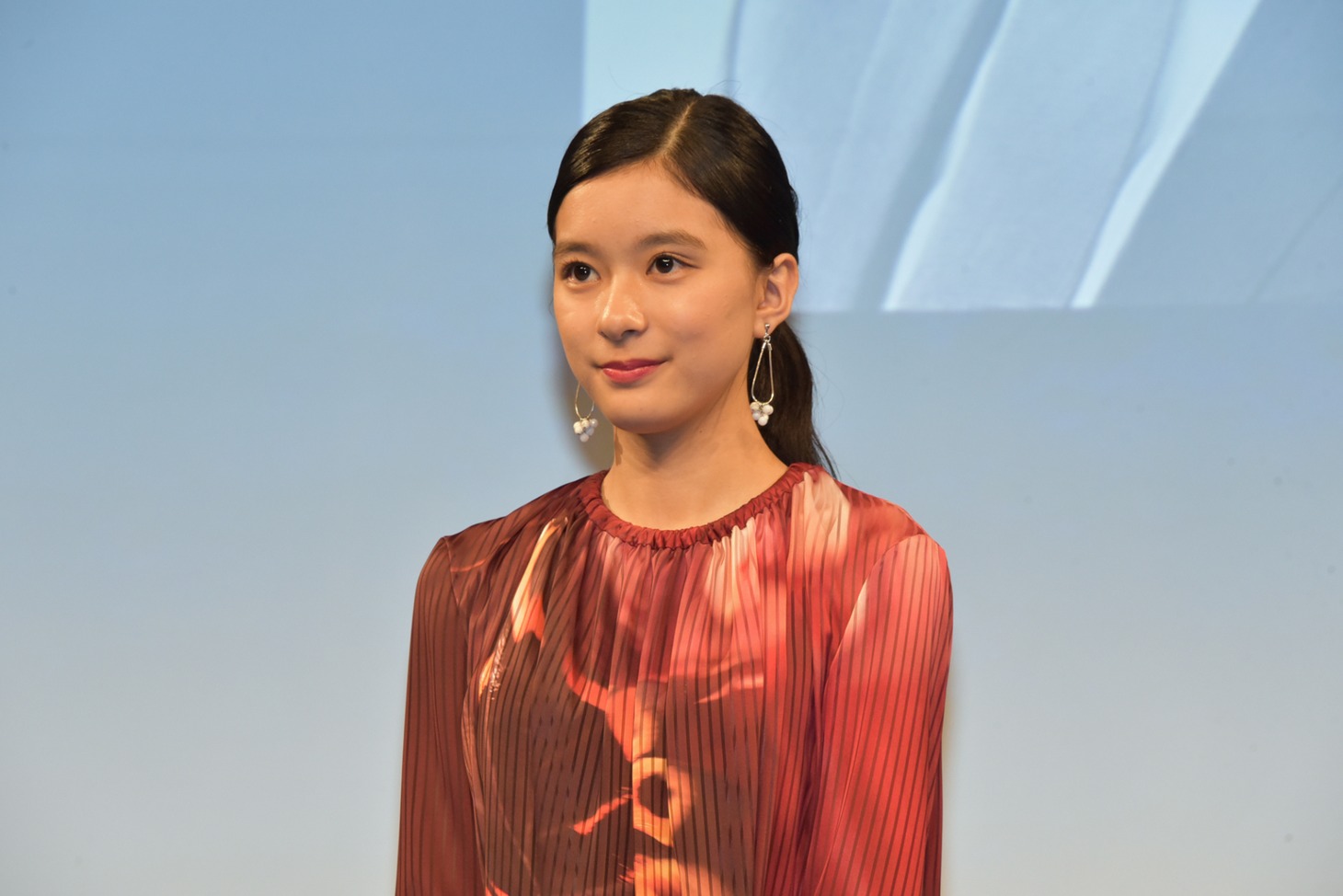 芳根京子