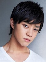 小野田坂道役の醍醐虎汰朗。