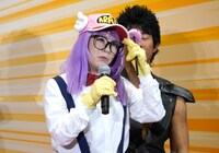 則巻アラレに扮装した佐藤仁美。