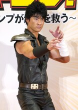 ケンシロウに扮装した馬場徹。