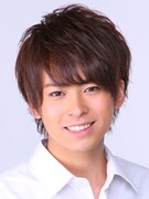 青八木一役の八島諒。