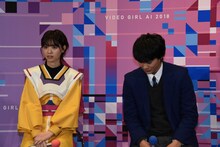 左から西野七瀬、野村周平。