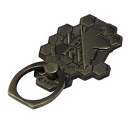 「NERV」のロゴをデザインしたスマートフォンリング。