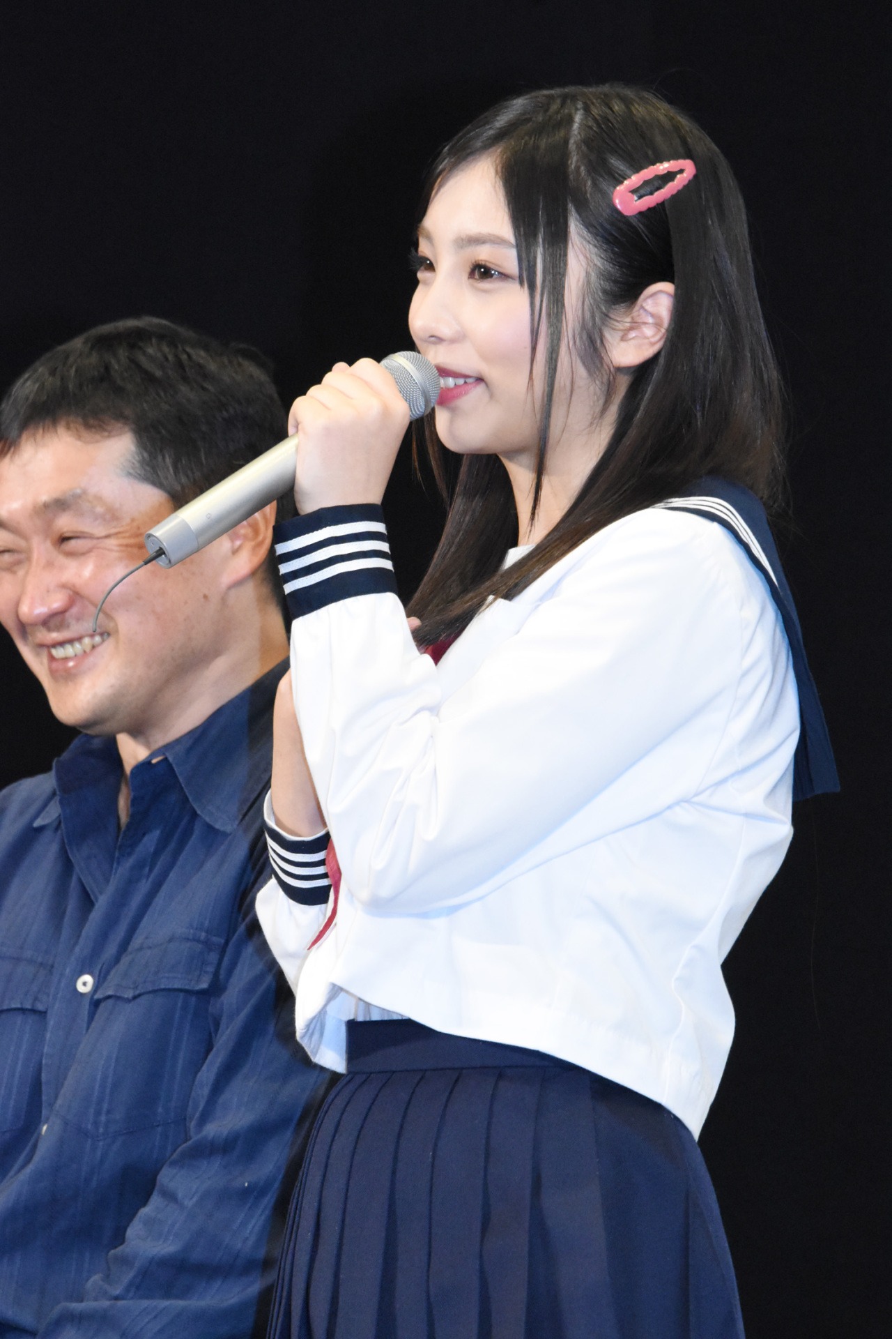 左から坂本浩一監督、与田祐希（乃木坂46）。