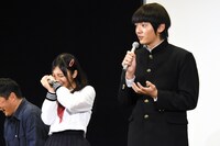 左から与田祐希（乃木坂46）、濱田龍臣。