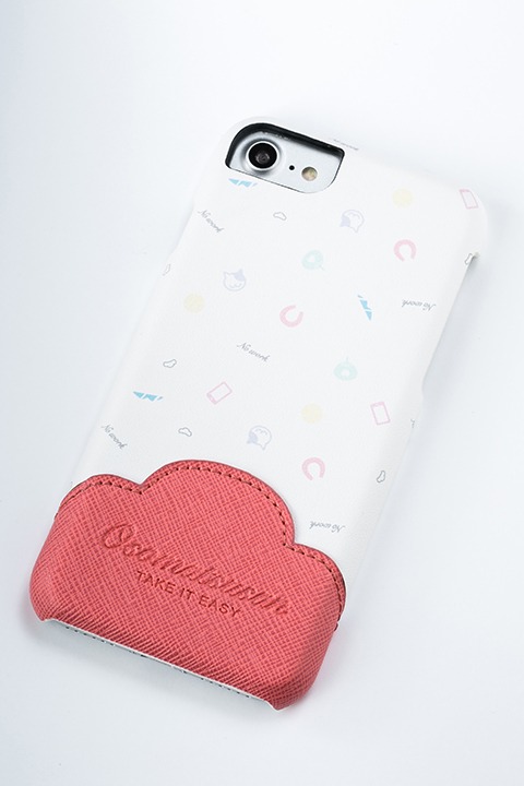 おそ松モデルのスマートフォンケース。