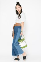 チョロ松モデルのアイテムの使用イメージ。