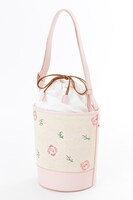 トド松モデルのバッグ。