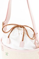 トド松モデルのバッグ。