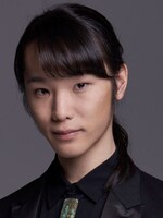 岸神小鞠役の天羽尚吾。