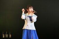 桃井はつり役の豊田萌絵。