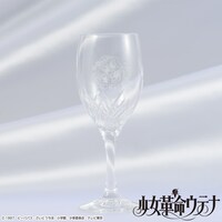 グラスの表面。