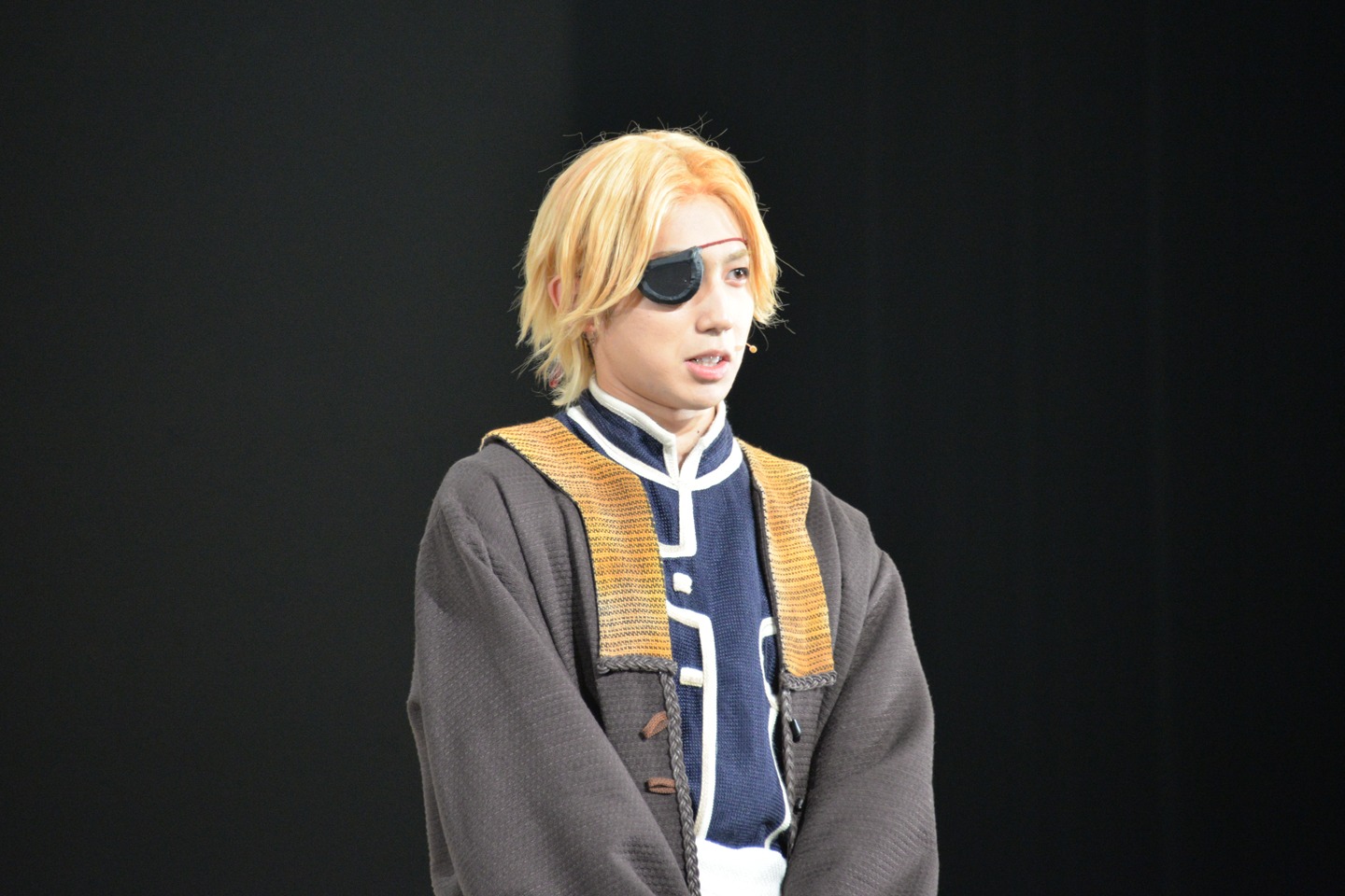 団長役の有澤樟太郎。