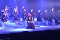 舞台「クジラの子らは砂上に歌う」ゲネプロの様子。