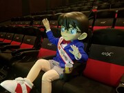 赤井秀一と安室透の活躍を見守るコナン。