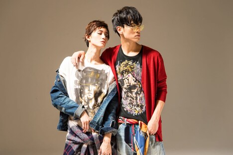 「ジョジョの奇妙な冒険 スターダストクルセイダース」とglambのコラボレーションアイテム。(c)荒木飛呂彦&LUCKY LAND COMMUNICATIONS/集英社・ジョジョの奇妙な冒険SC製作委員会