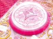 「キラッとプリ☆チャン」筐体のキラッとボタン。