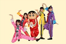 ももいろクローバーZとしんのすけ。